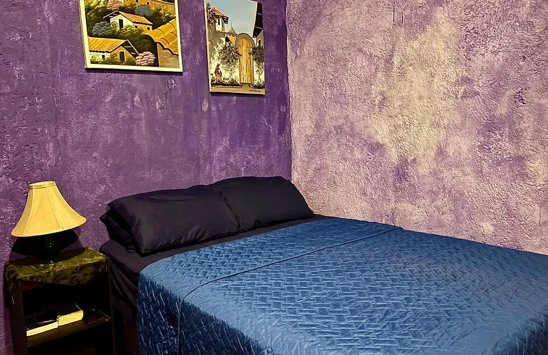 Budget Private Rooms - Wonderland B&B - Shuttle Services Available-1